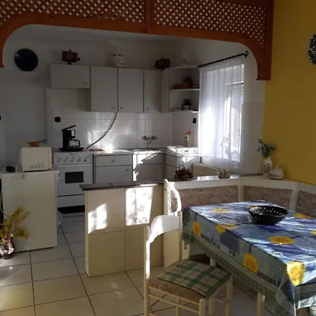 Tislerics Apartman Heviz Exterior photo